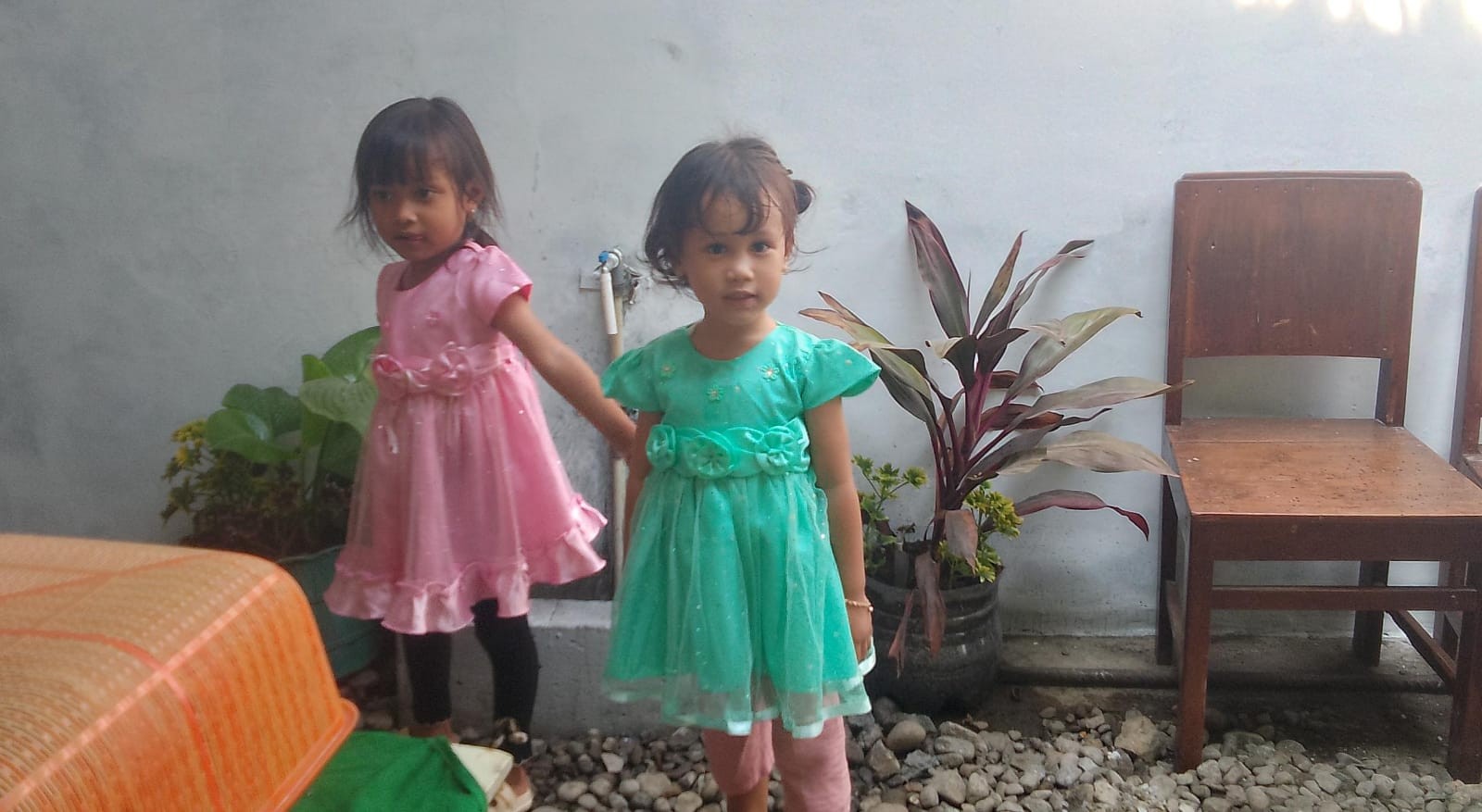 24__anak_suka_bunga.jpg