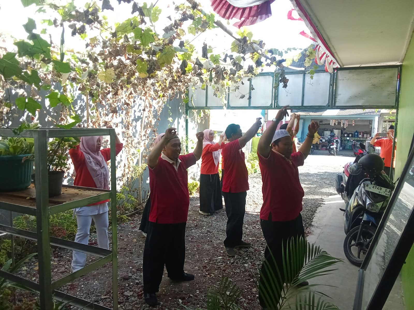 28__senam_rutin_jumat_pagi.jpg
