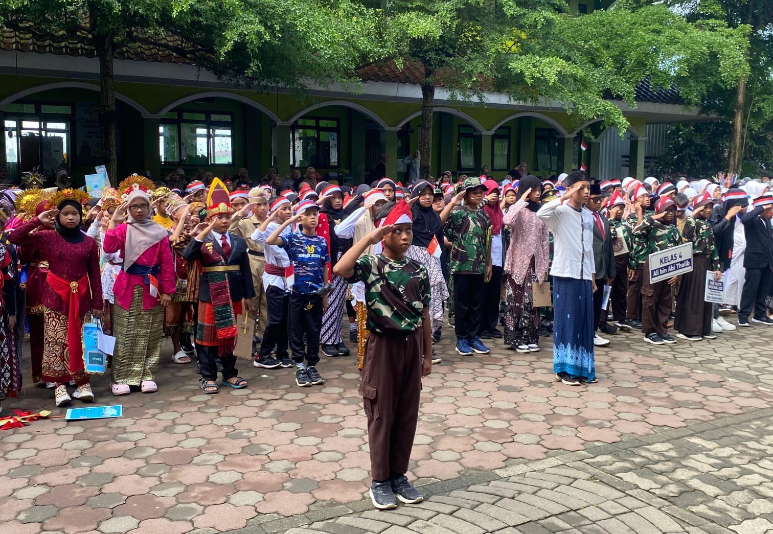 4_Upacara_dan_Pawai_Keliling_Hari_Santri_Nasional.jpeg
