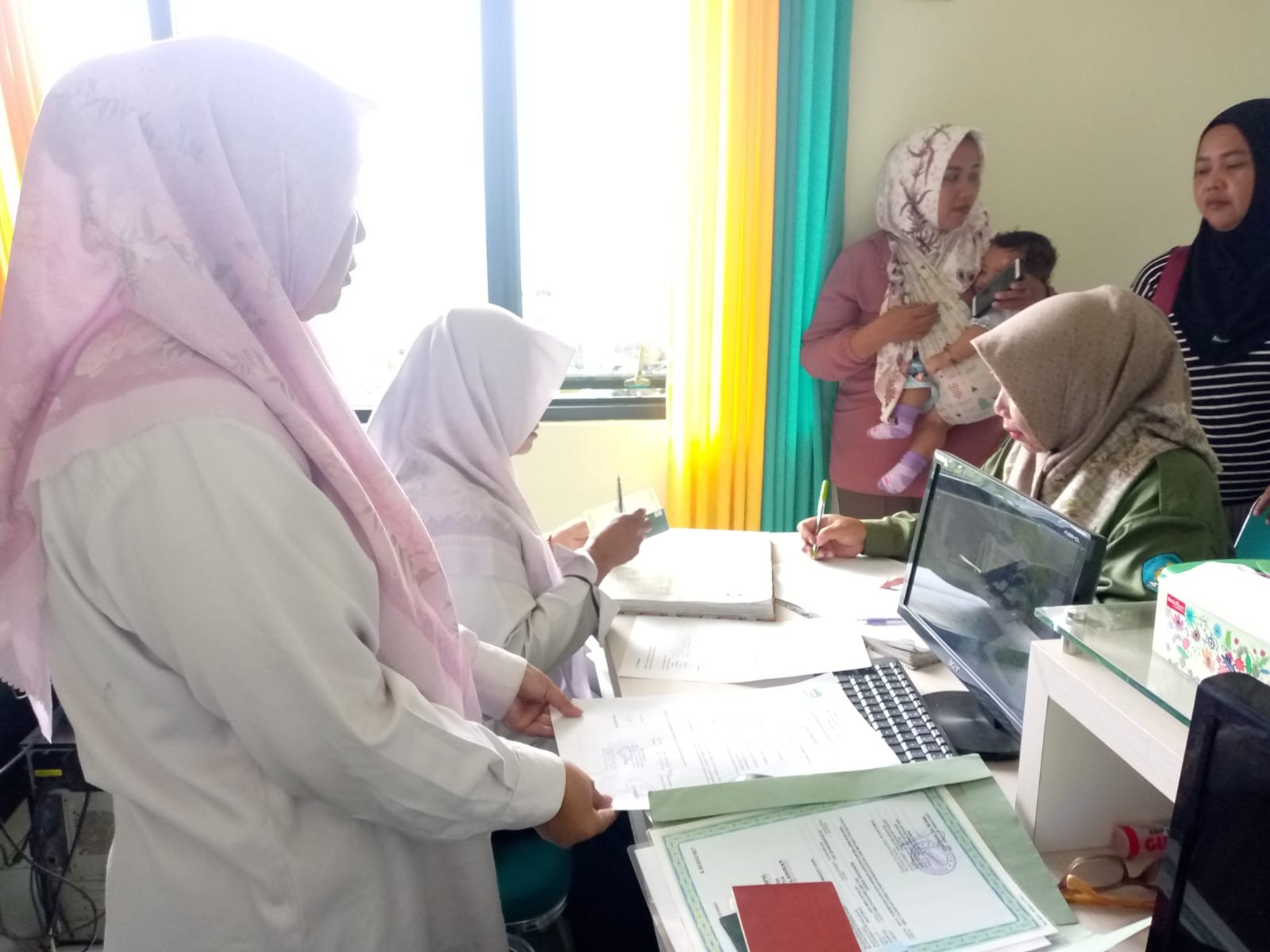 7__konsultasi_beda_nama_di_buku_nikah_warga_Desa_Wlahar.jpg