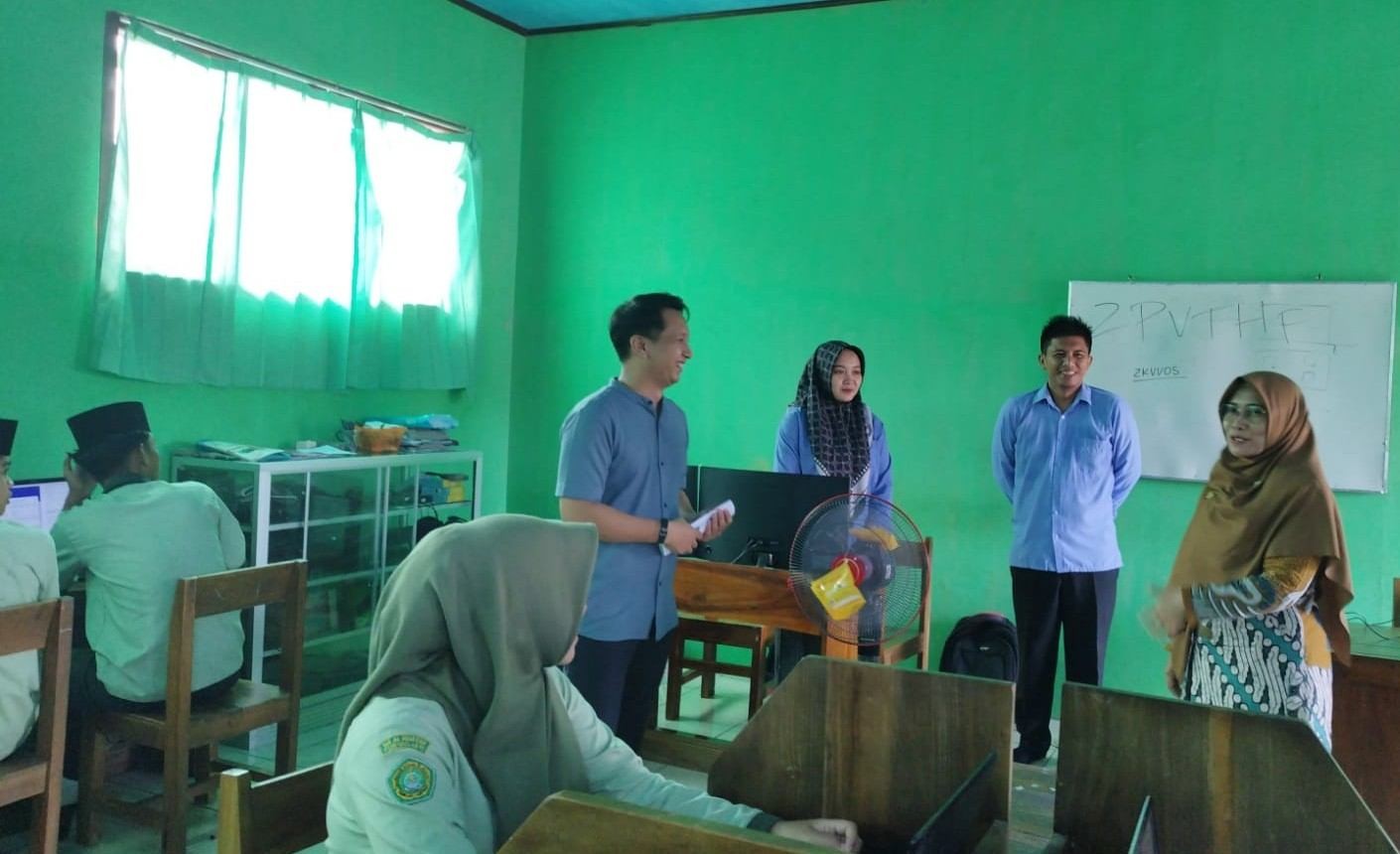 Gambar_WhatsApp_2025-11-06_pukul_19_48_39_82c3b38f_11zon.jpg