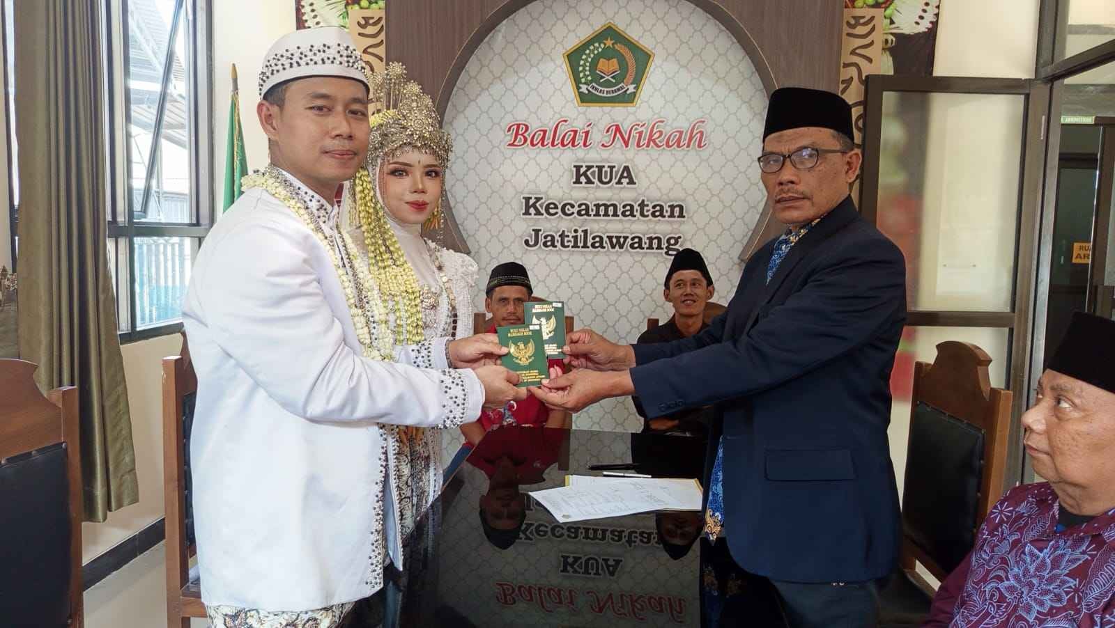 Luky_Susanto_dan_Dhea_Melina_11zon.jpeg
