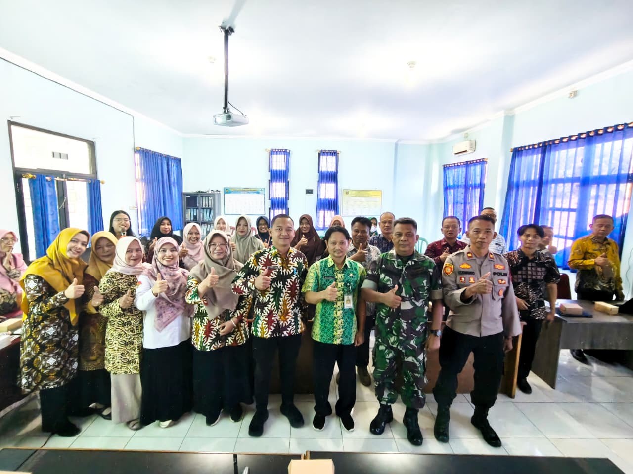 KUA Satu Komando dengan Forkompincam Wangon dalam Bidang Kesehatan Masyarakat