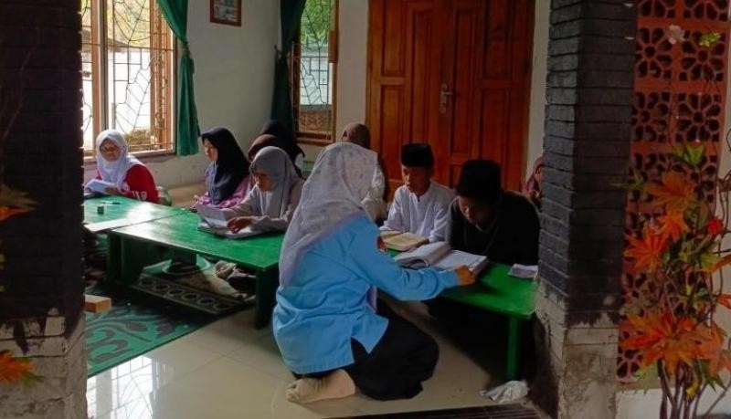 MT Remaja Al Irsyad Klapagading Dibimbing Tahsin, Tartil dan Tilawah Al-Quran oleh Penyuluh