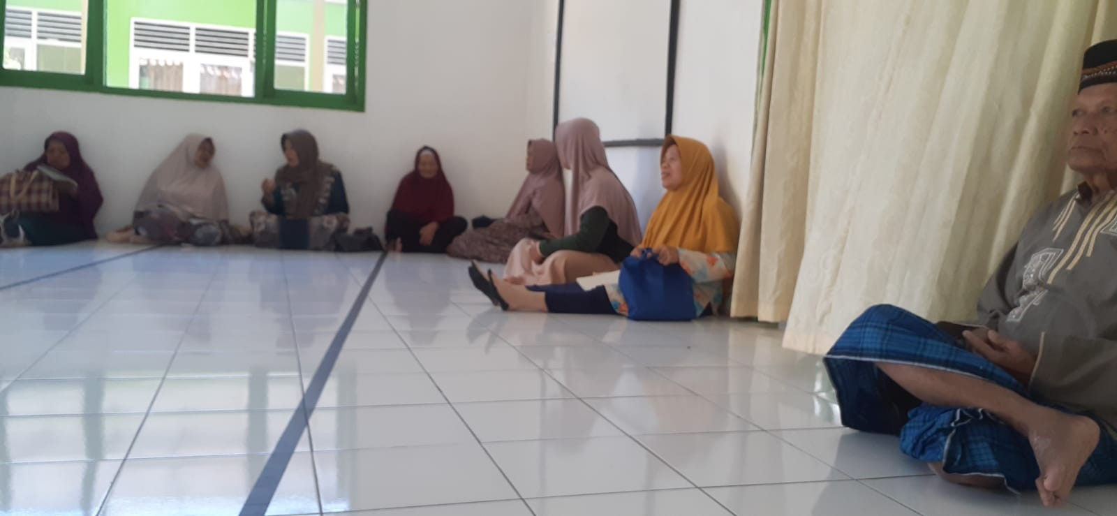 Perkuat Kesadaran Berzakat, Penyuluh KUA Purwojati Sampaikan Pembinaan di MT Miftahul Jannah