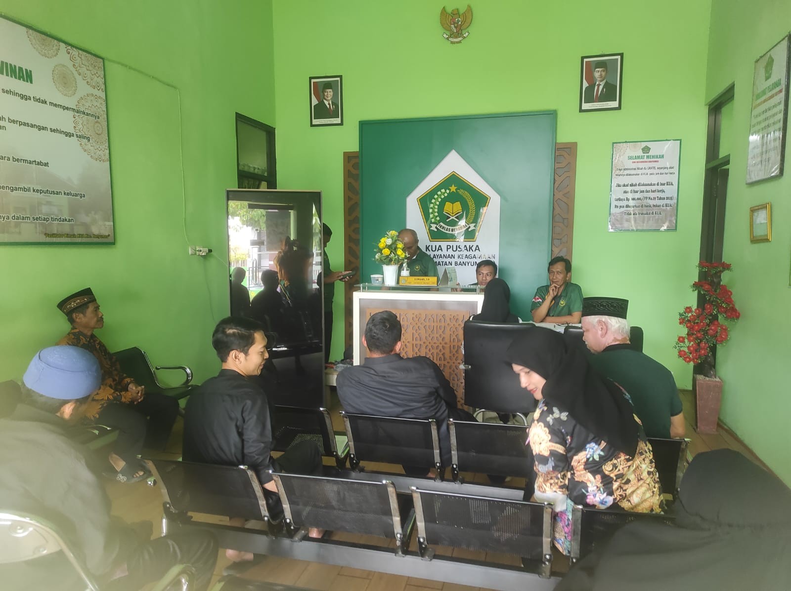 Ramai Pengunjung, Pelayanan KUA Banyumas Tetap Tertib dan Kondusif