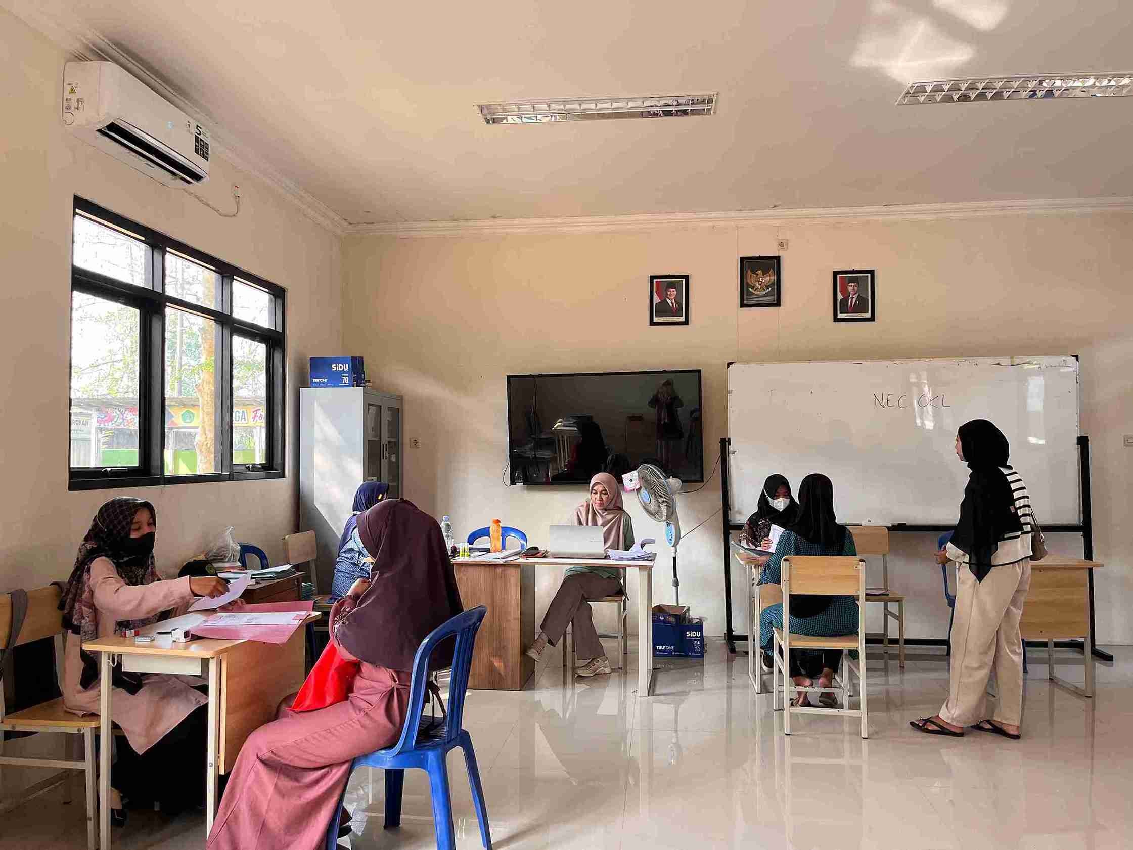 Berkas Tuntas, Emis Siap! Panitia PMBM MTsN 3 Banyumas Tancap Gas Wujudkan Data Murid Baru yang Akurat dan Berkualitas