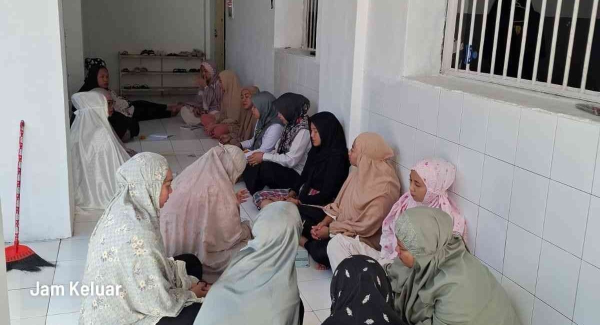 Bulan Muharram, Penyuluh KUA Somagede Beri Penguatan Mental Warga Binaan Putri di Rutan Banyumas