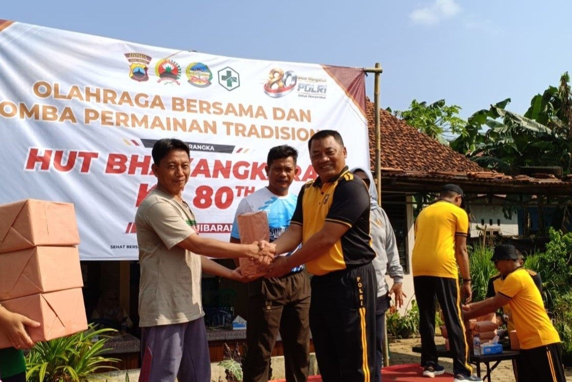 KUA Ajibarang Tampil Semarak dan Sabet Juara Satu di HUT Bhayangkara