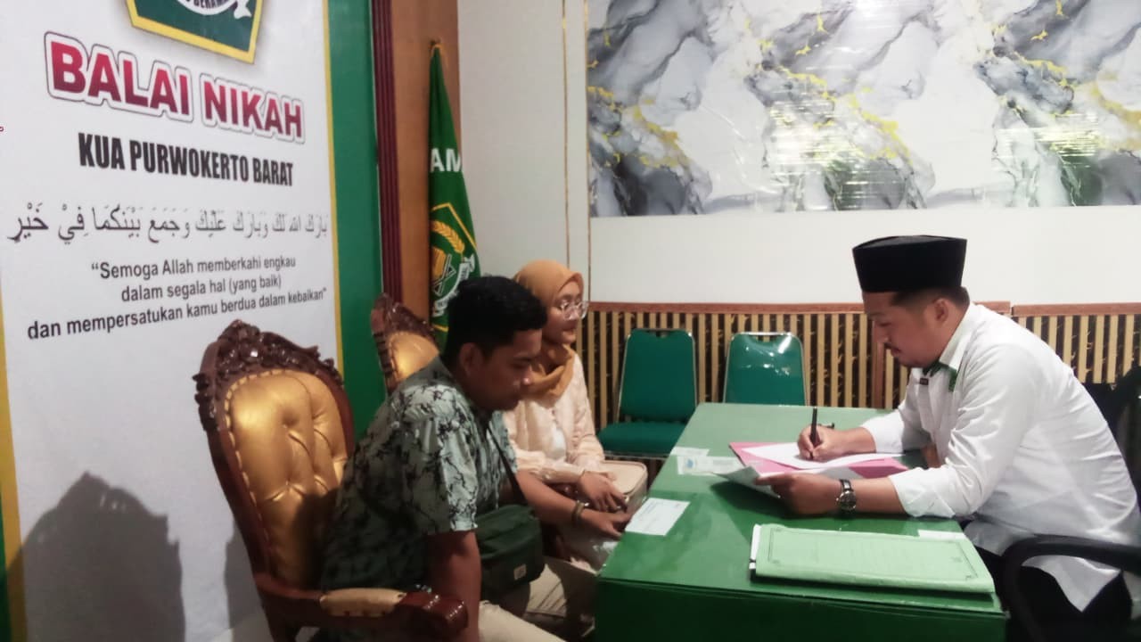 Pastikan Keabsahan Berkas Pernikahan, Penghulu Lakukan Pemeriksaan
