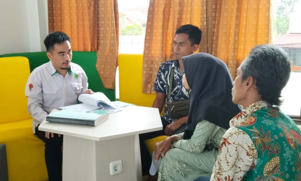 Pemeriksaan Berkas Catin Berjalan Lancar di KUA Ajibarang