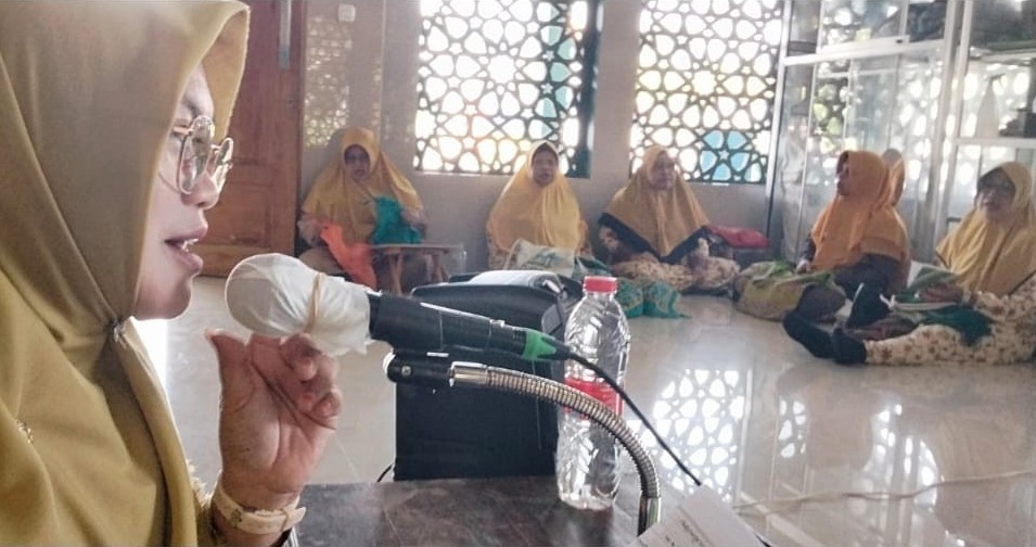 Teladani Akhlak Rasulullah, Penyuluh KUA Tambak Isi Pengajian di MT Al Hikmah Purwodadi