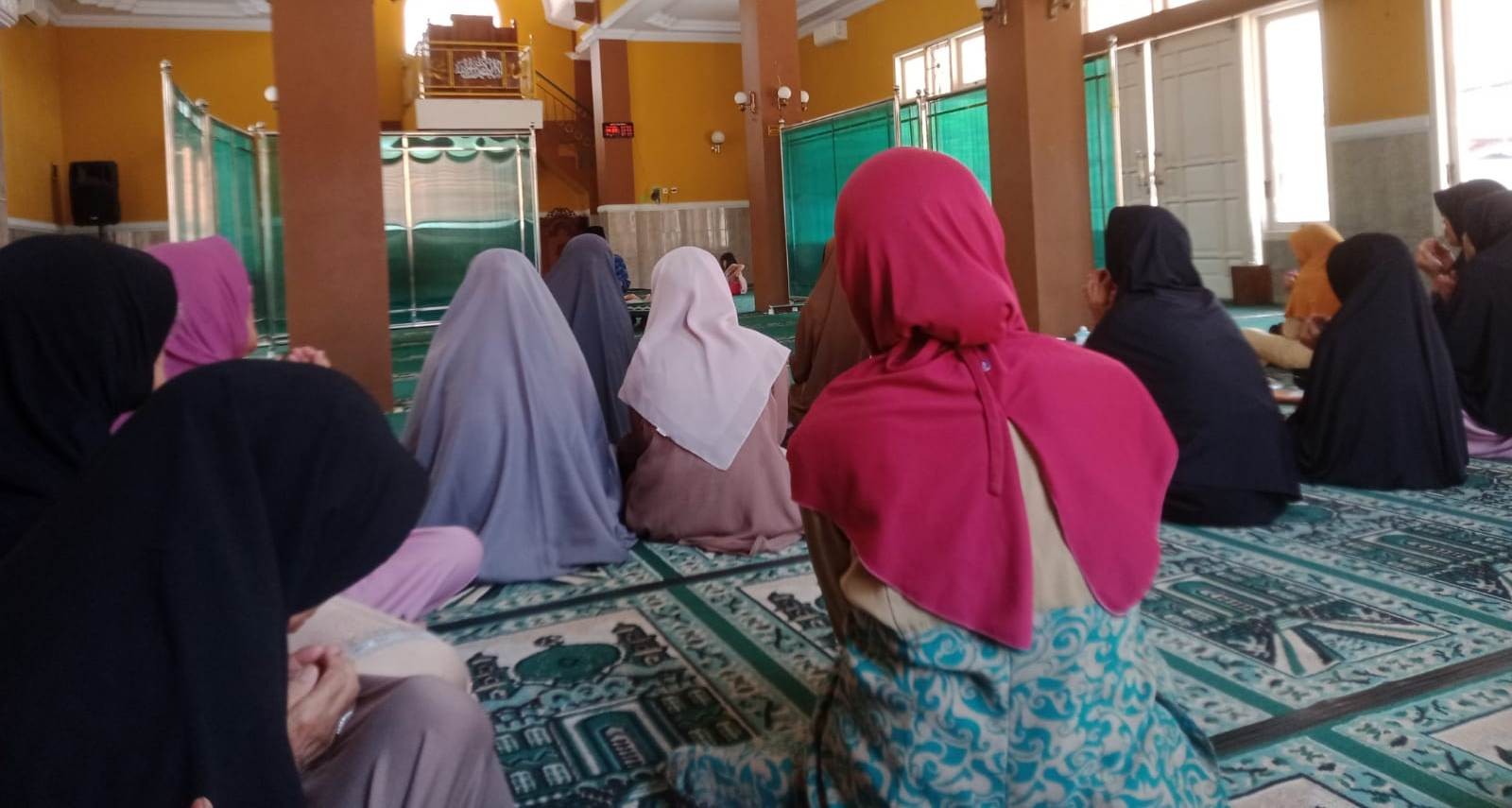 Perkokoh Fondasi Iman, Penyuluh KUA Gumelar Berikan Penyuluhan Keutamaan Shalat di MT Nurul Iman Cihonje