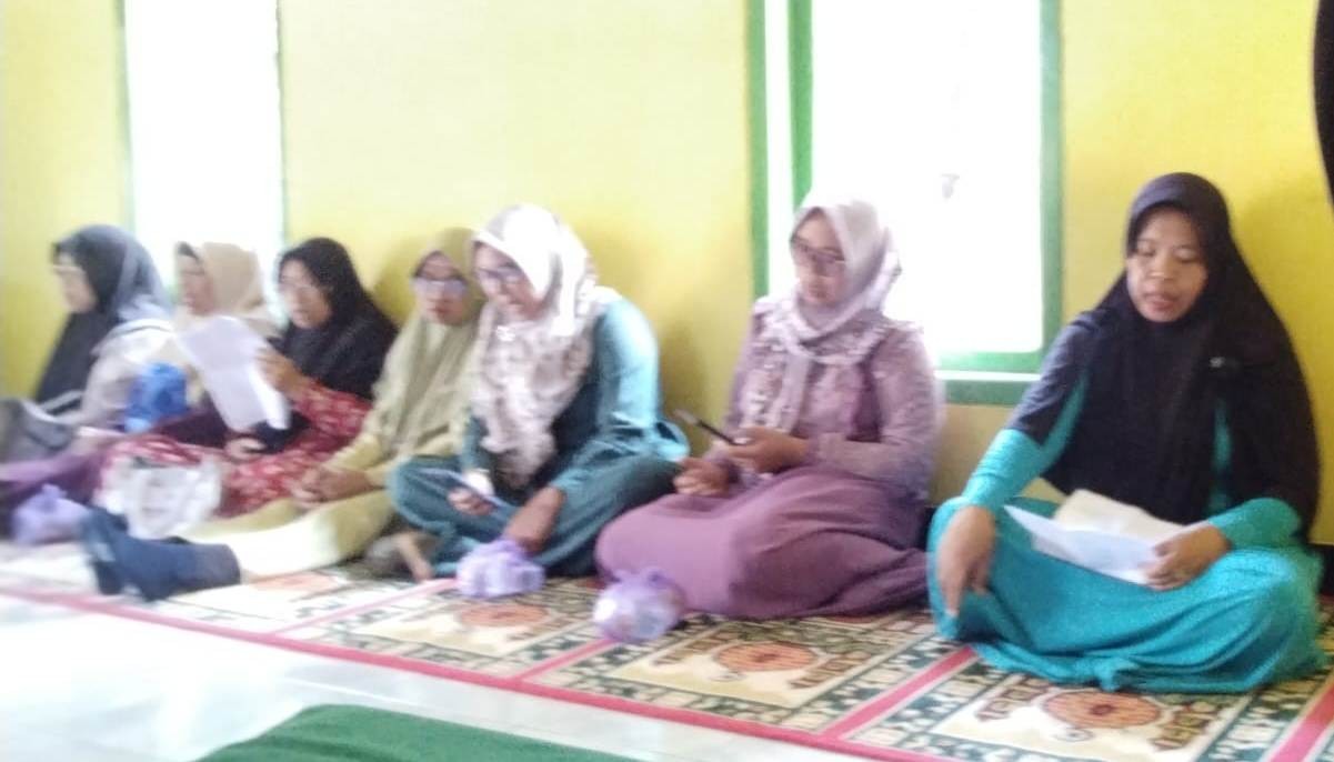 Tebar Cahaya Pengetahuan, KUA Gumelar Beri Penyuluhan Keutamaan Ilmu di MT Darussalam Samudra Kulon