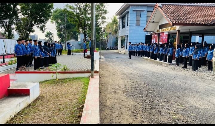 Penghulu, Staf dan Penyuluh KUA Karanglewas Ikuti Upacara Kesadaran Korpri