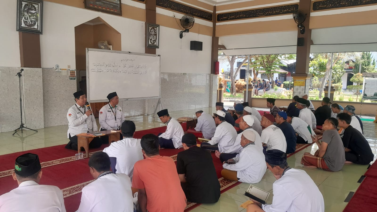 Antusias Warga Binaan Lapas Kelas IIA Purwokerto Ikuti Latihan Khotmil Quran Bersama Penyuluh