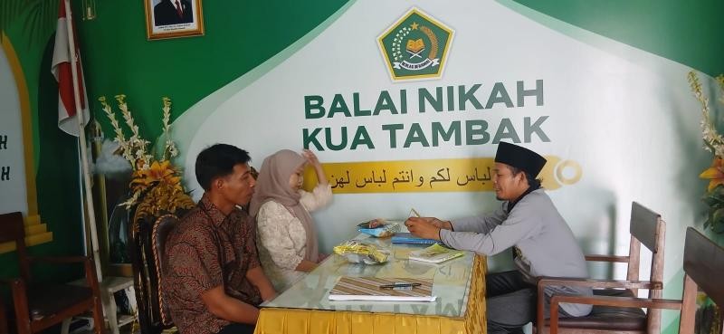 KUA Tambak Gelar Binwin Mandiri, Tekankan Komunikasi sebagai Pondasi Keluarga Sakinah