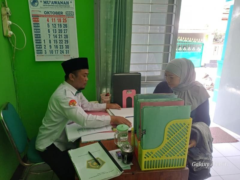 Penerbitan Duplikat Buku Nikah Warga Karangklesem Selesai Diproses