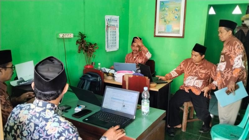 Penyuluh Tambak Dampingi Pemberkasan Ikrar Wakaf Tanah Yayasan Riyadotul Uqul Assalaf