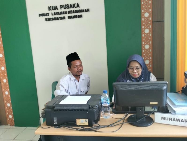 Staf dan Penyuluh KUA Wangon Sharing SKP Triwulan III, Tingkatkan Kualitas Kinerja