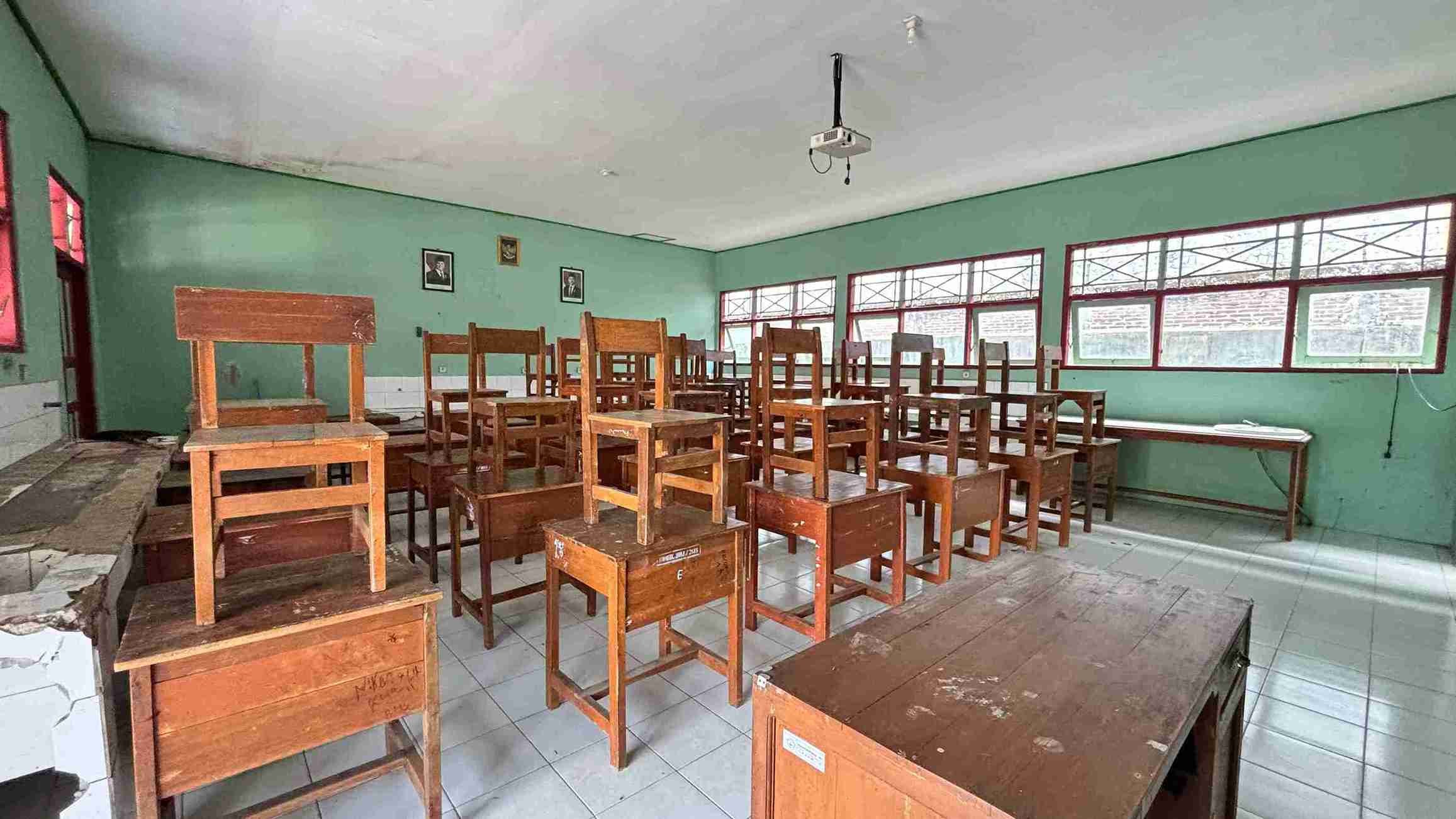 Gerak Cepat Waka Sarana Prasarana! MTs Negeri 3 Banyumas Siapkan 27 Ruang Kelas Sambut Tahun Ajaran Baru